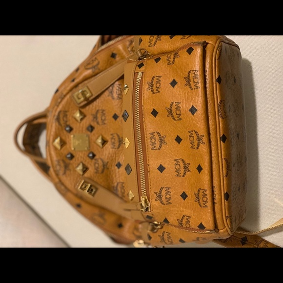 Backpack . In Very good condition . main image 7